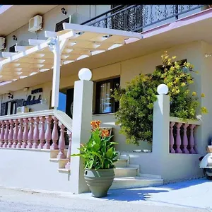 https://michaela.kefaloniahotels.net